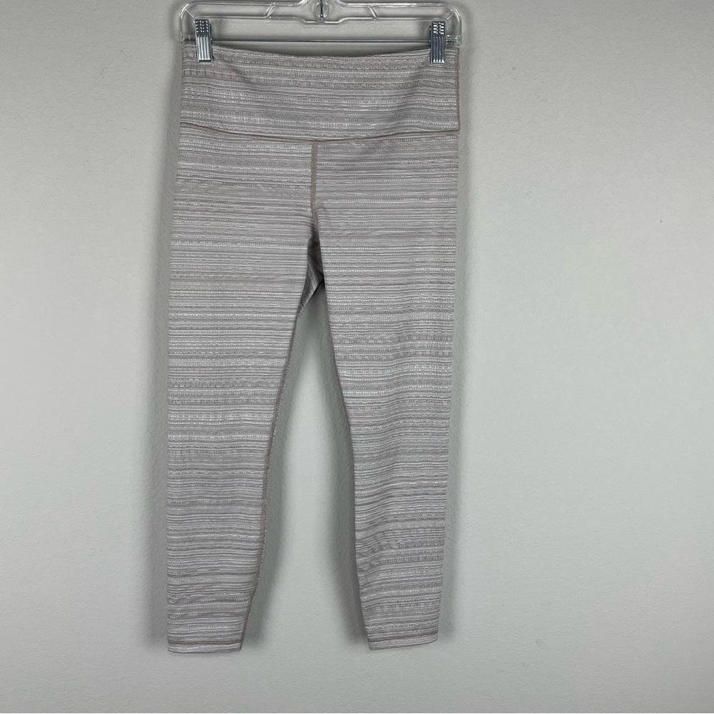 Athleta Tan White High Rise Jacquard Chaturanga 7/8 Tights Leggings Size Medium